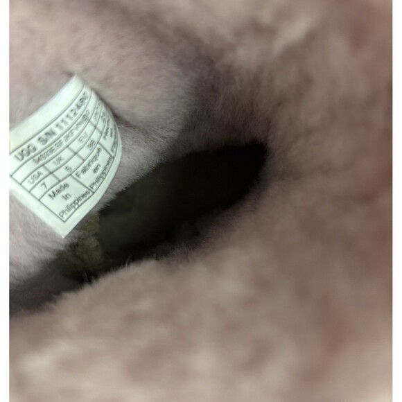 Women's UGG Boots Size 7 Bailey Zip Short Pink Shell Suede Wool Sold Out Color - Picture 15 of 16